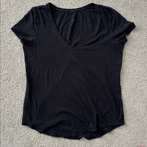 Lululemon V-Neck Short Sleeve T-Shirt - Black